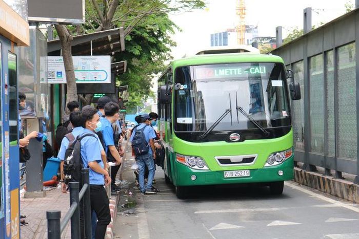 UBND TP HCM chỉ đạo khẩn về hoạt động trợ giá xe buýt